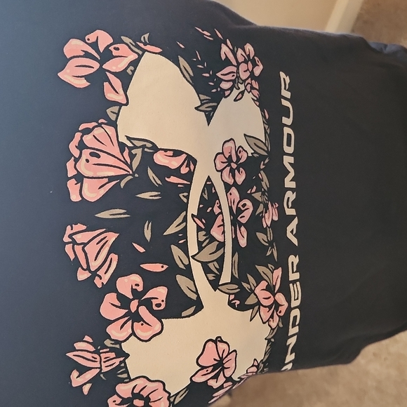 Under Armour Tee - Picture 2 of 3